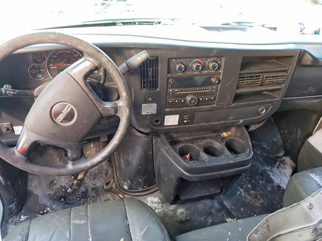 2012 GMC Savana box Truck