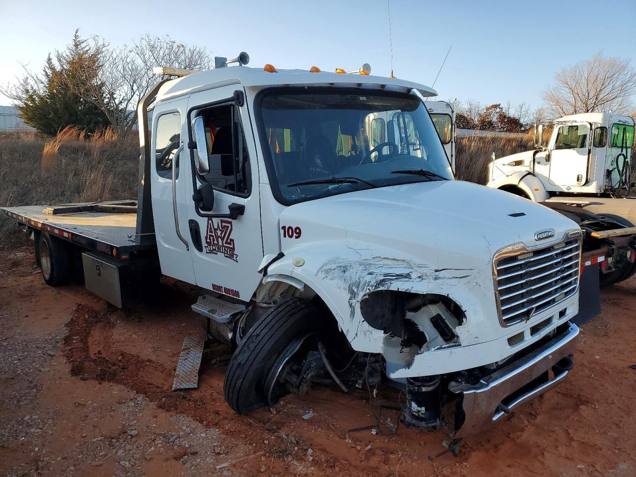 2018 Freigliner 2018 Freightliner Business Class M2 Rollback Truck