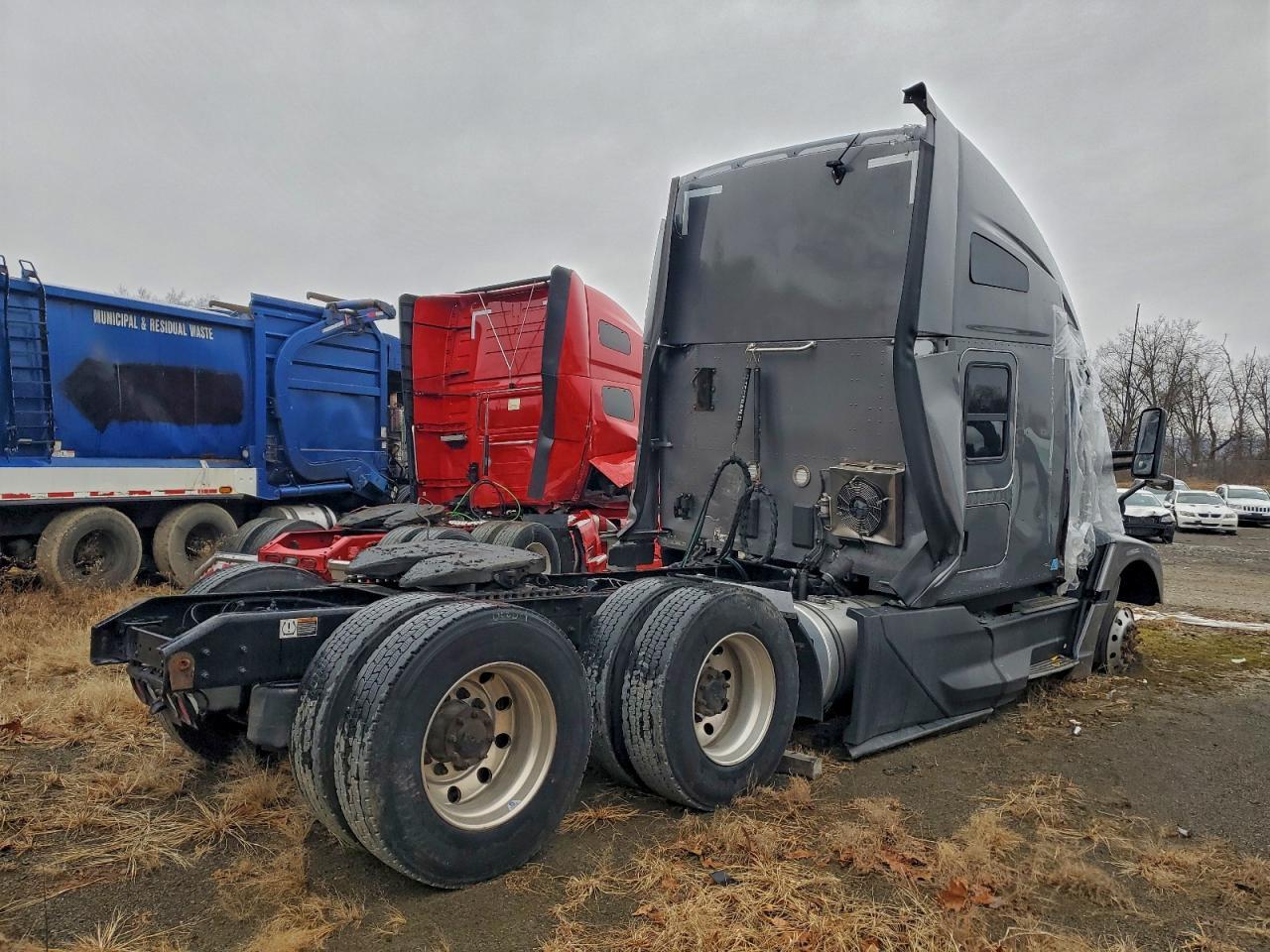 2023 Kenworth T680 Semi Truck