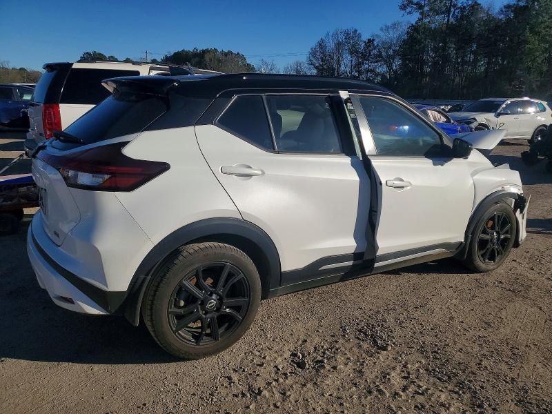 2022 Nissan Kicks sr