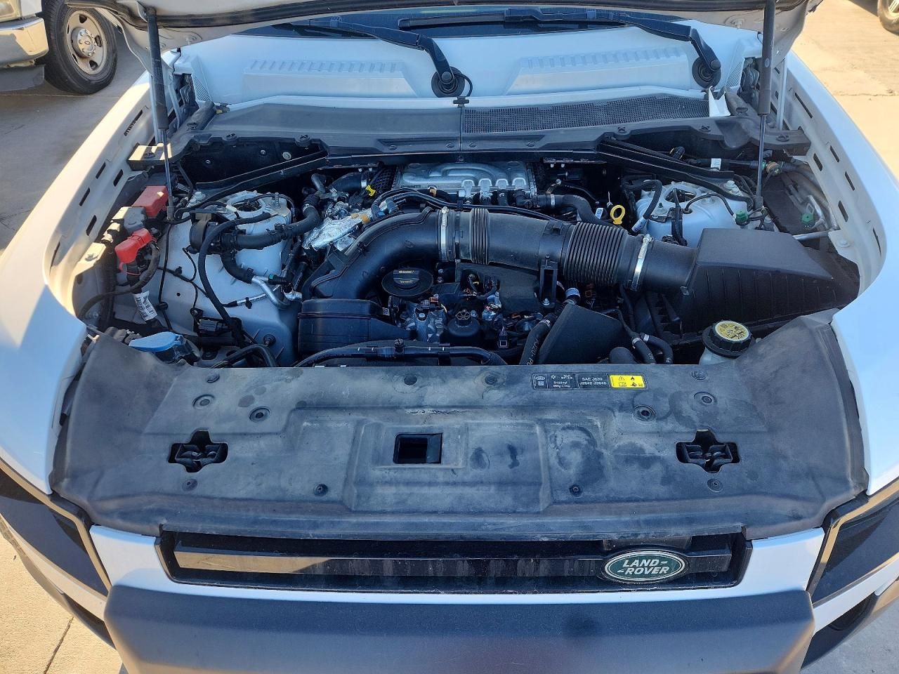 2022 Land Rover Defender 110 se