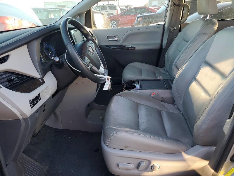 2016 Toyota Sienna xle Premium 8-passenger