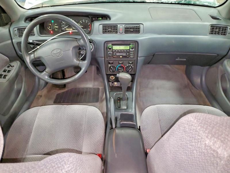 2000 Toyota Camry le