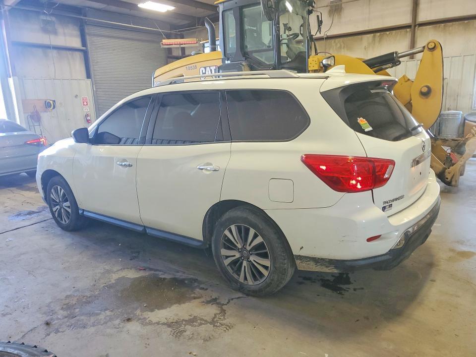 2019 Nissan Pathfinder sv