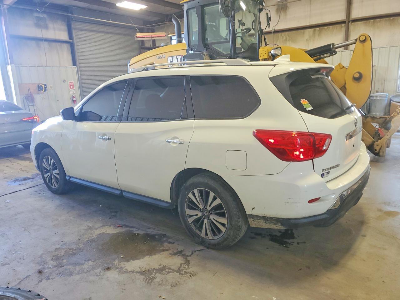 2019 Nissan Pathfinder sv
