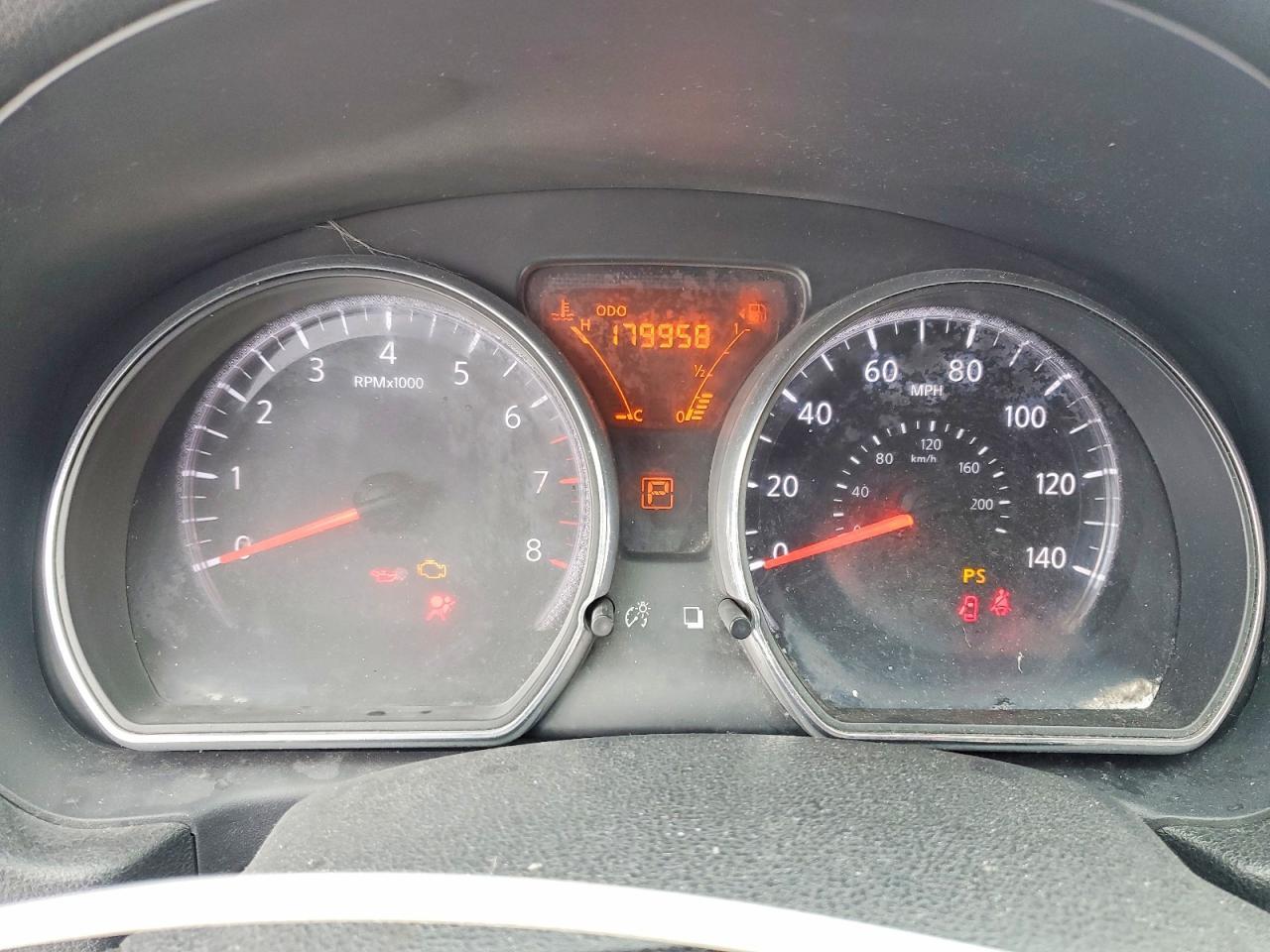 2014 Niss Versa Note sv