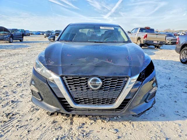 2019 Nissan Altima s