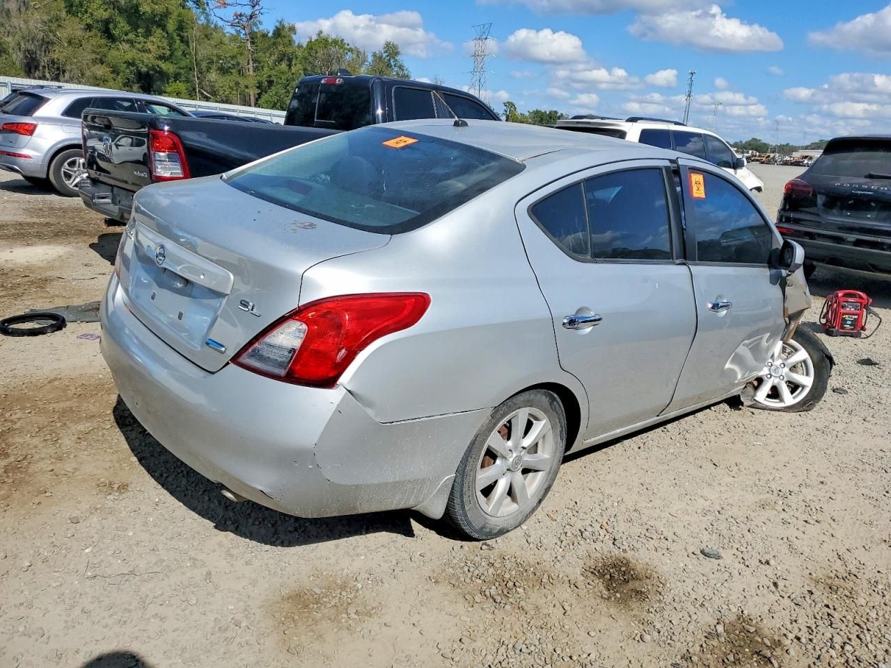 2012 Nissan Versa s