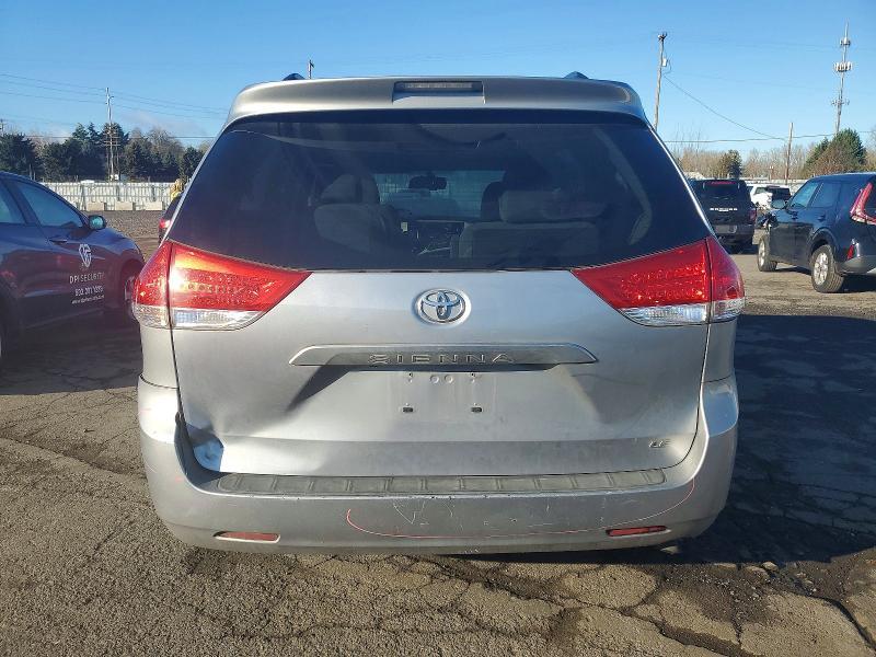 2012 Toyota Sienna le