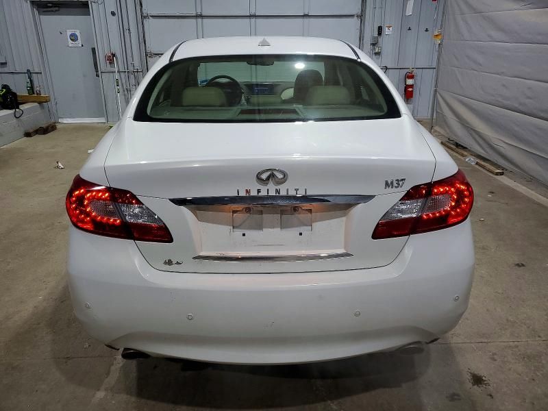 2013 Infiniti M37