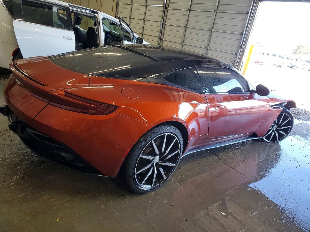 2017 Aston Martin Db11