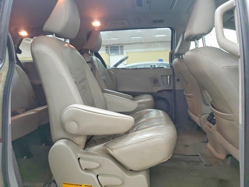 2011 Toyota Sienna xle