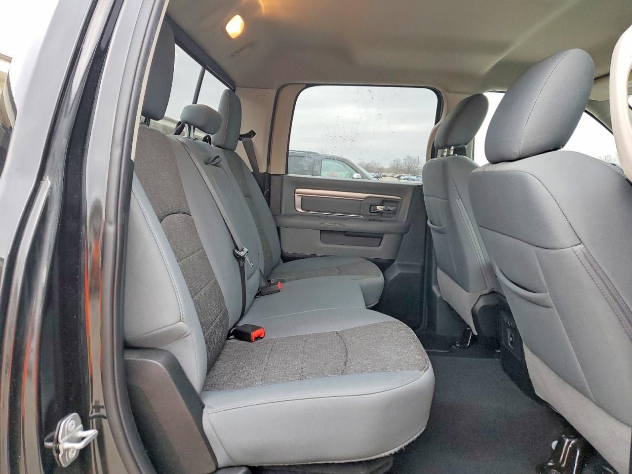 2018 Dodge Ram 1500 slt