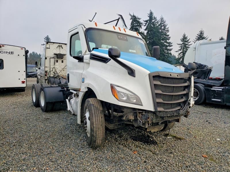 2023 Freightliner Cascadia 126 Semi Truck
