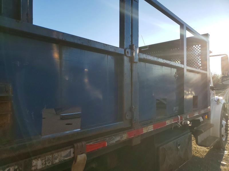 2016 Freightliner Business Class M2 Flatbed Truck