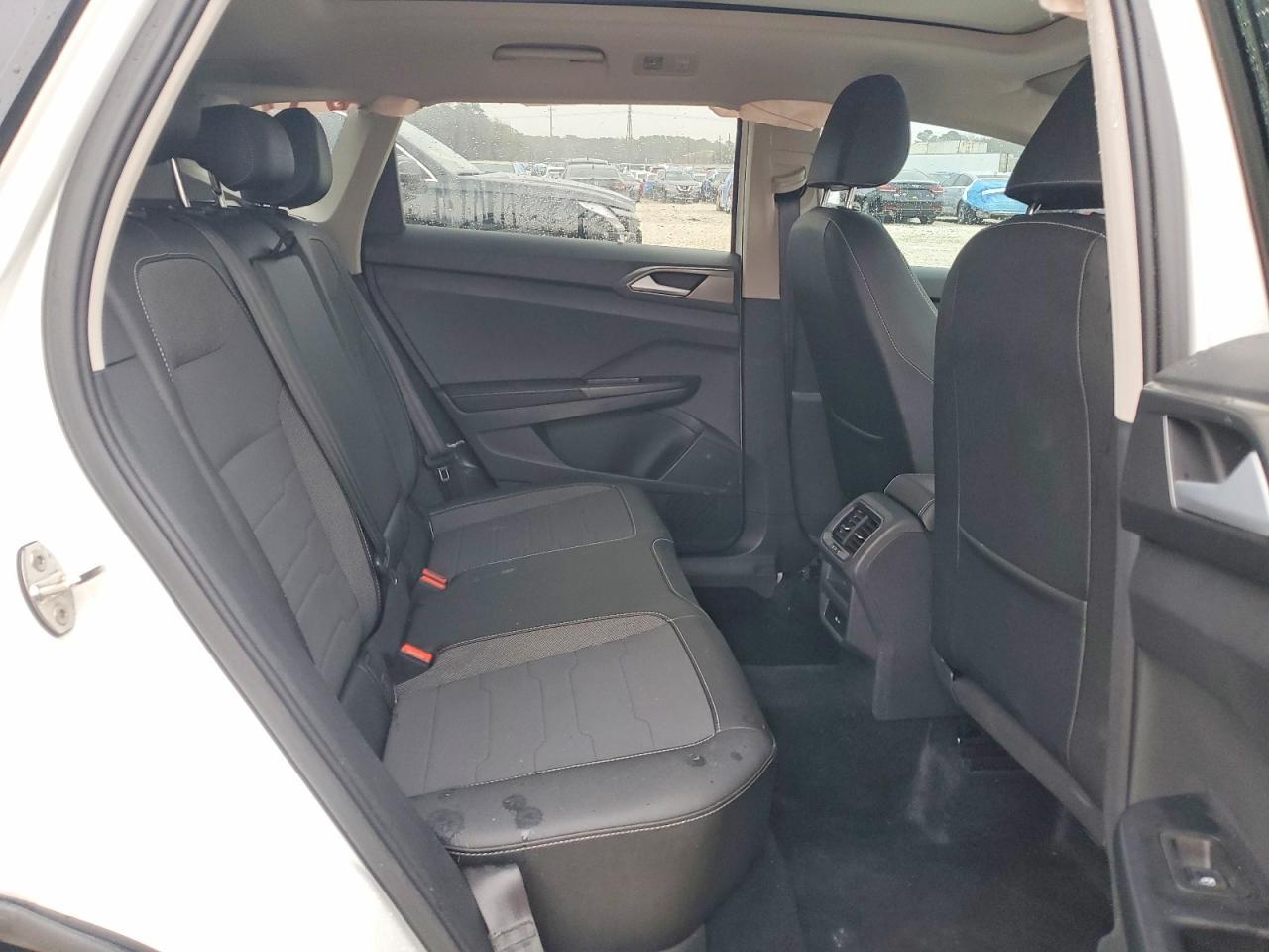 2025 Volkswagen Taos se Black