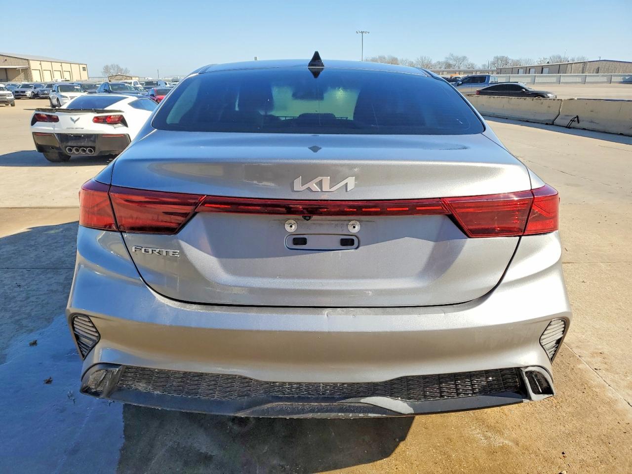 2024 KIA Forte lx