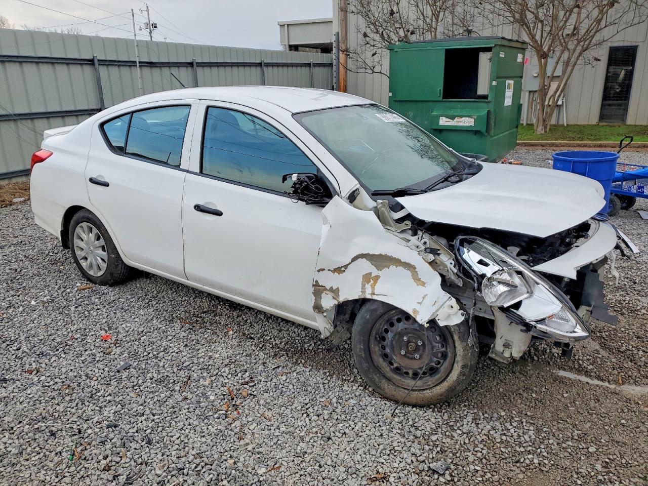2019 Niss Versa s