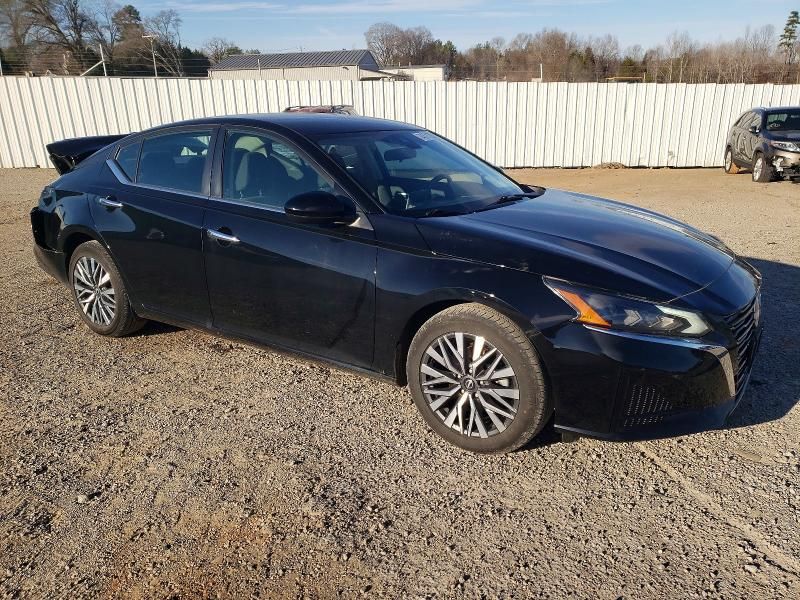 2023 Nissan Altima sv