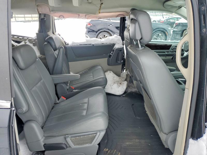 2010 Chrysler Town & Country Touring