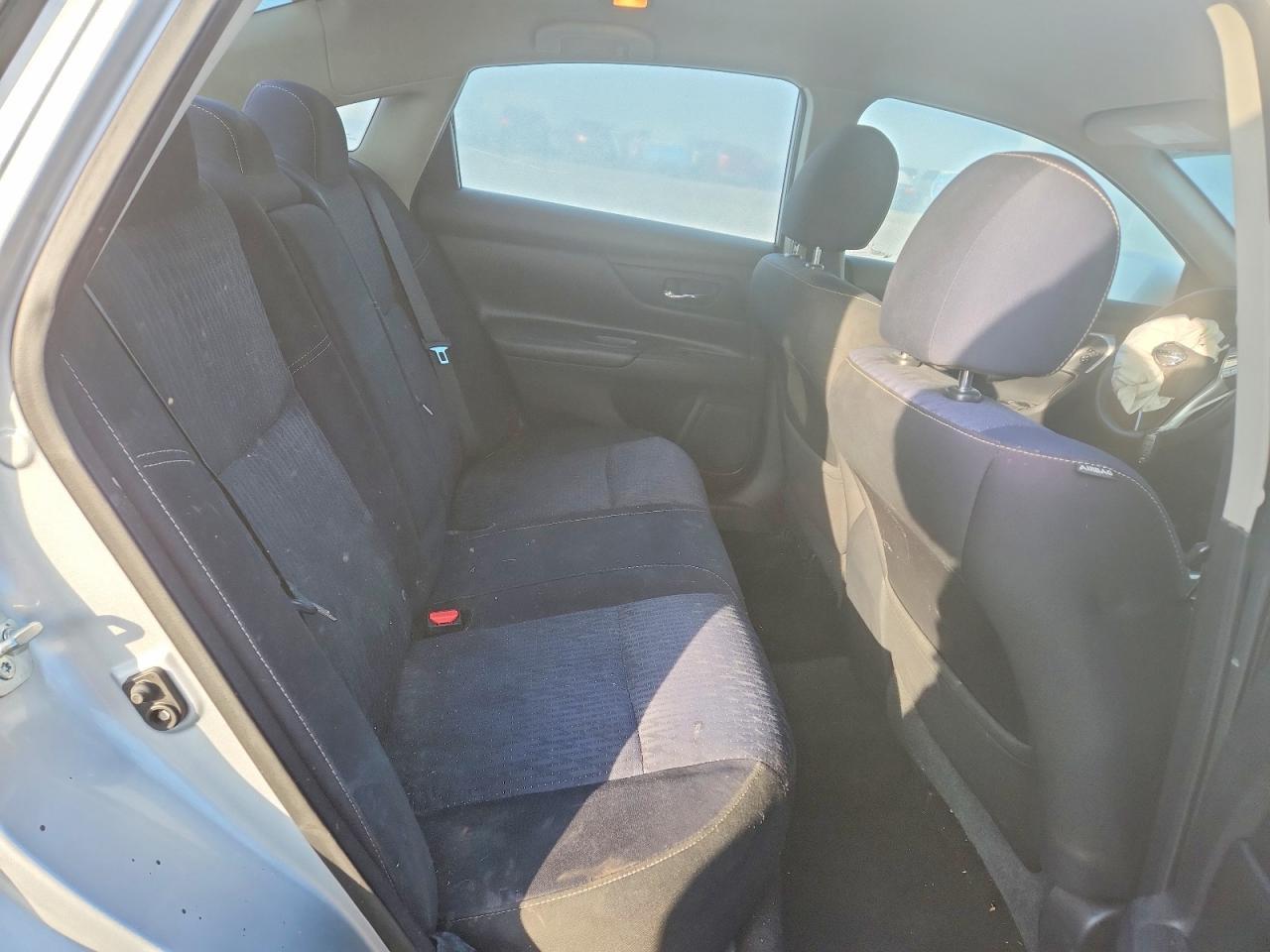 2016 Niss Altima 2.5 s