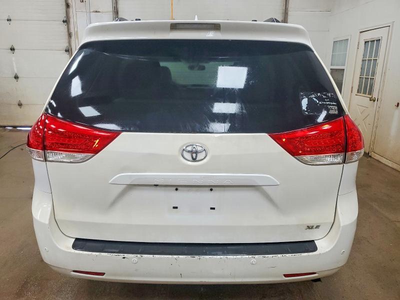 2011 Toyota Sienna xle