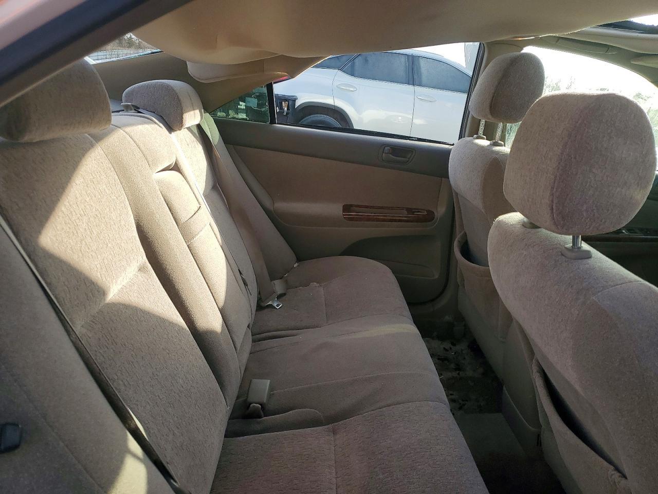 2004 Toyota Camry le