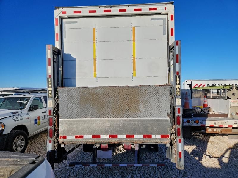 2017 Freightliner M2 106 med