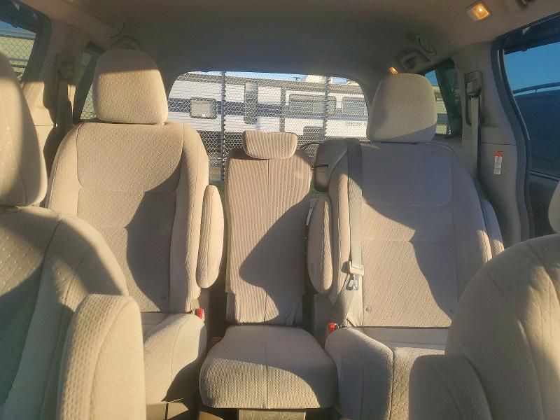 2015 Toyota Sienna le