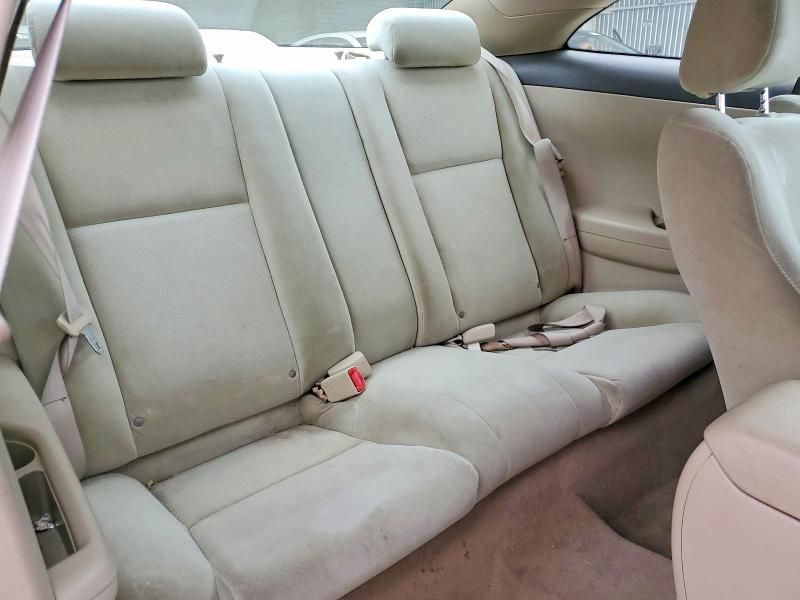 2004 Toyota Camry Solara se