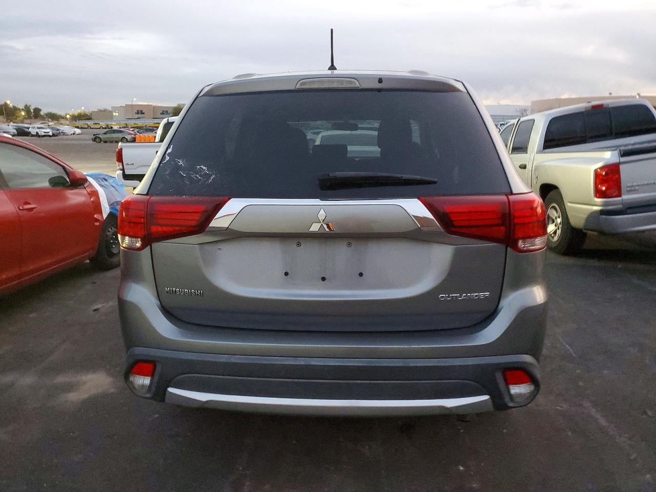2016 Mitsubishi Outlander es