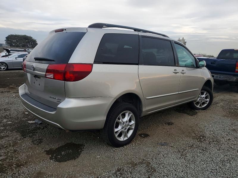 2004 Toyota Sienna xle