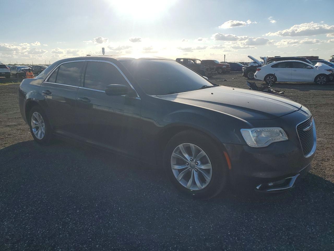 2016 Chrysler 300 Limited