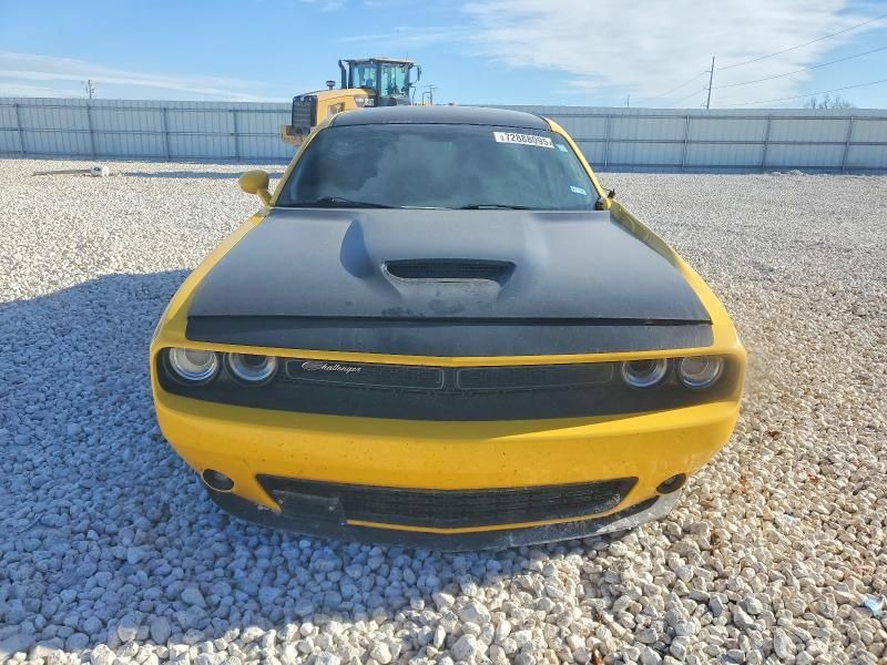 2017 Dodge Challenger r