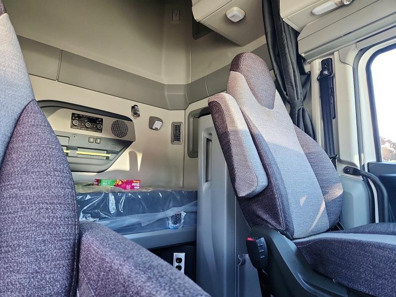 2026 Volv O VNL Semi Truck