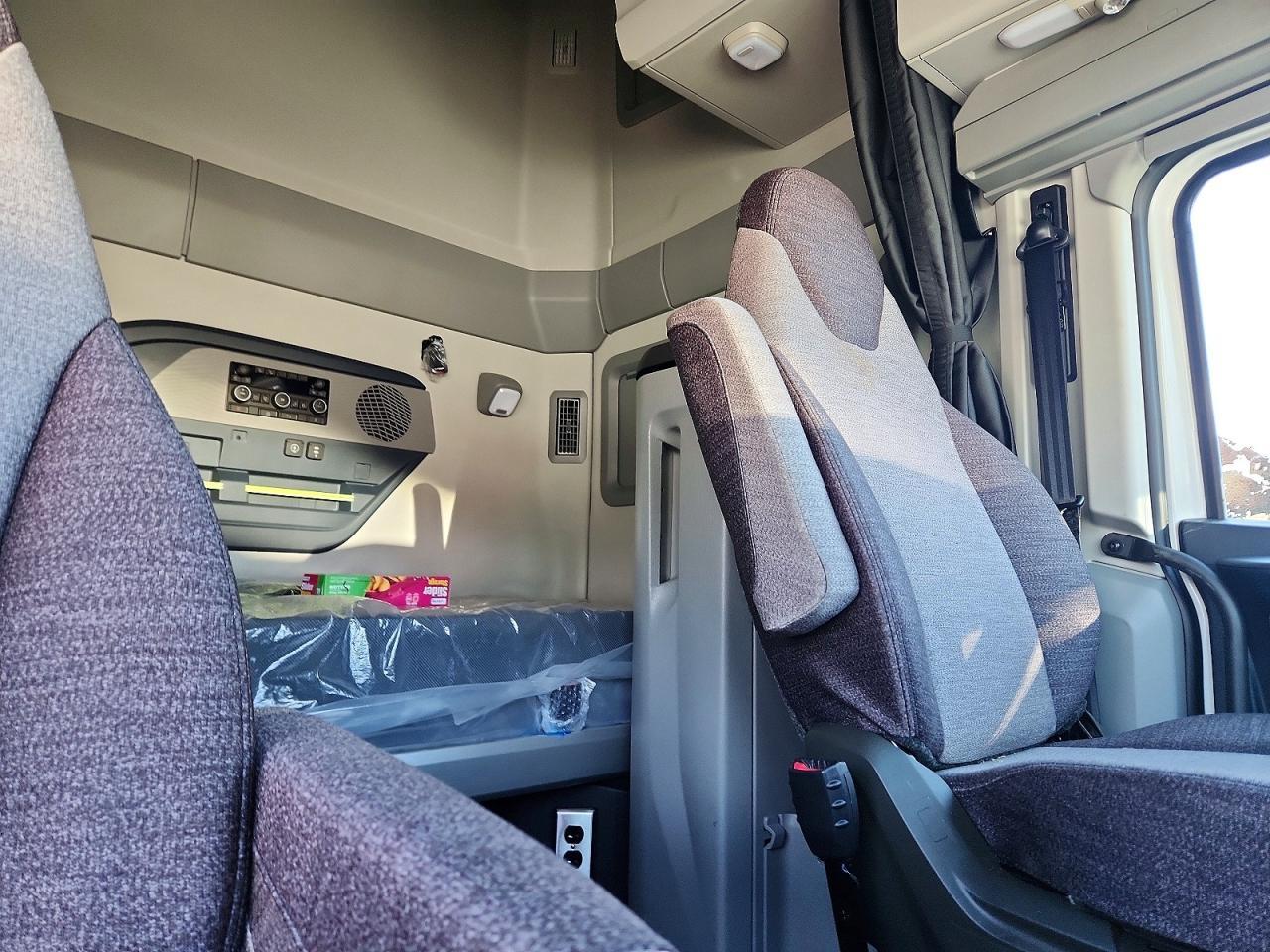 2026 Volv O VNL Semi Truck