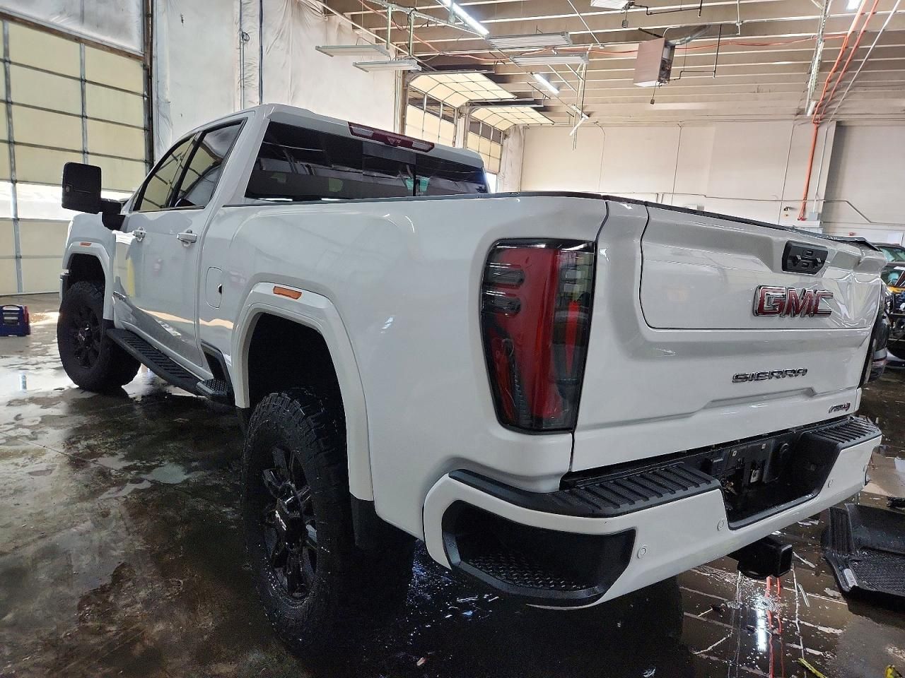 2024 GMC Sierra K2500 AT4