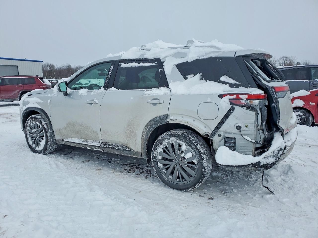 2025 Nissan Pathfinder sl