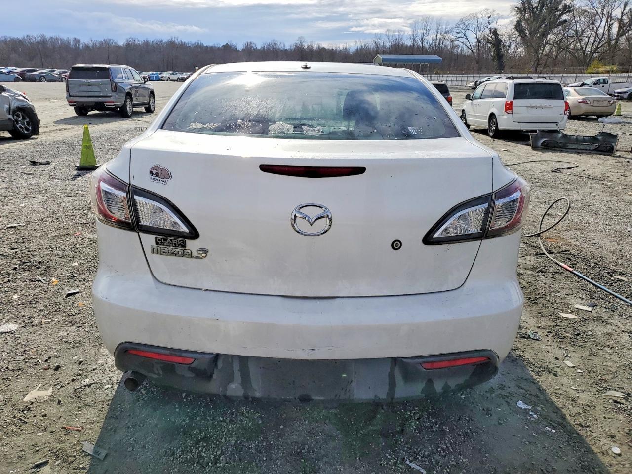 2011 Mazda 3 I