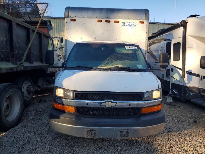 2015 Chevrolet Express box Truck