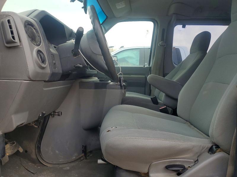 2009 Ford Econoline E350 Super Duty Wagon