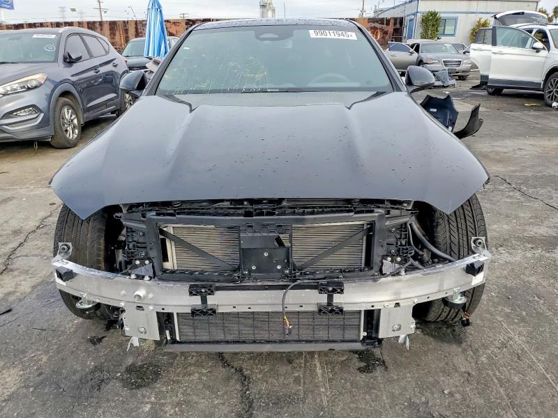 2025 Mercedes-Benz C300