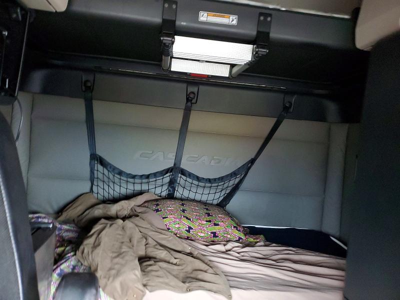 2021 Freigliner 2021 Freightliner Cascadia 126 Semi Truck