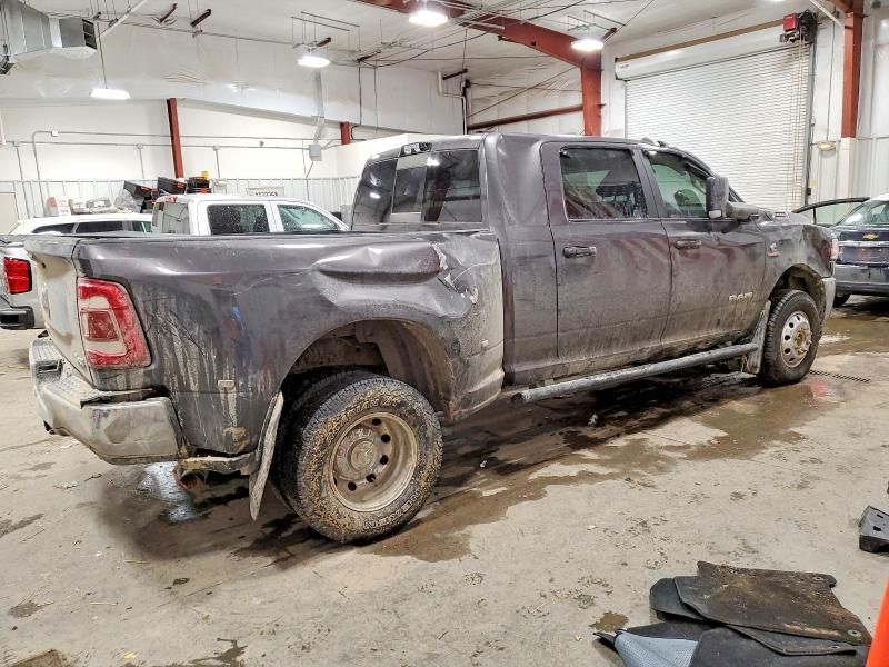 2022 Dodge Ram 3500 big Horn/lone Star
