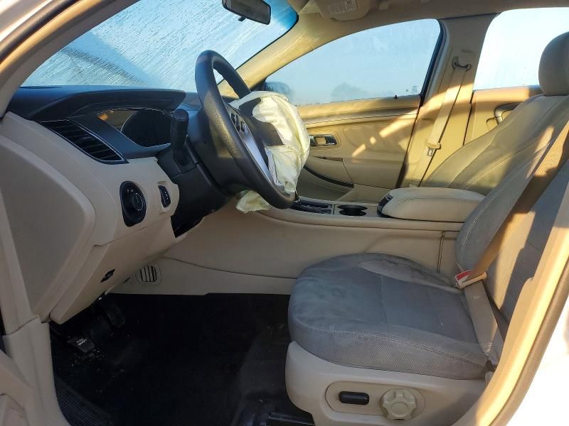 2013 Ford Taurus se