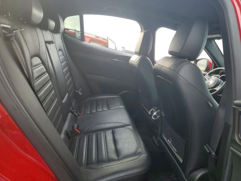 2018 Alfa Romeo Stelvio ti Sport