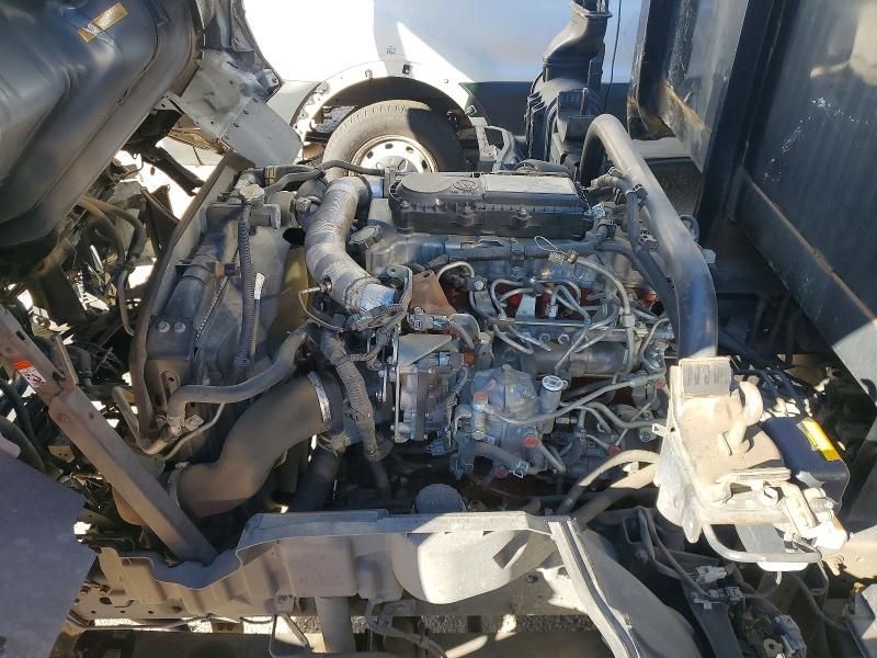 2019 Hino 195 Flatbed Truck