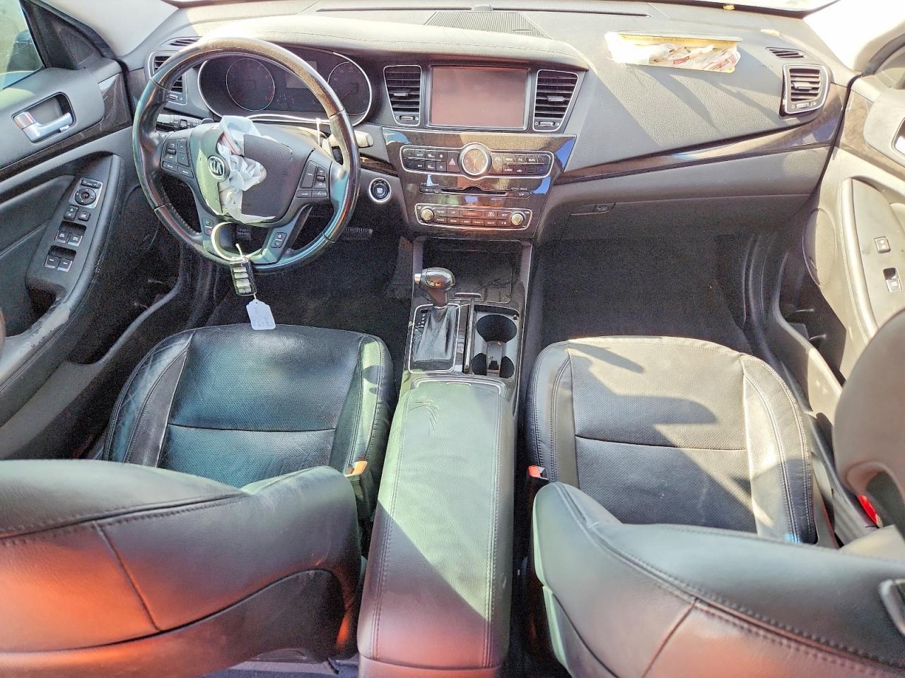 2014 KIA Cadenza Premium