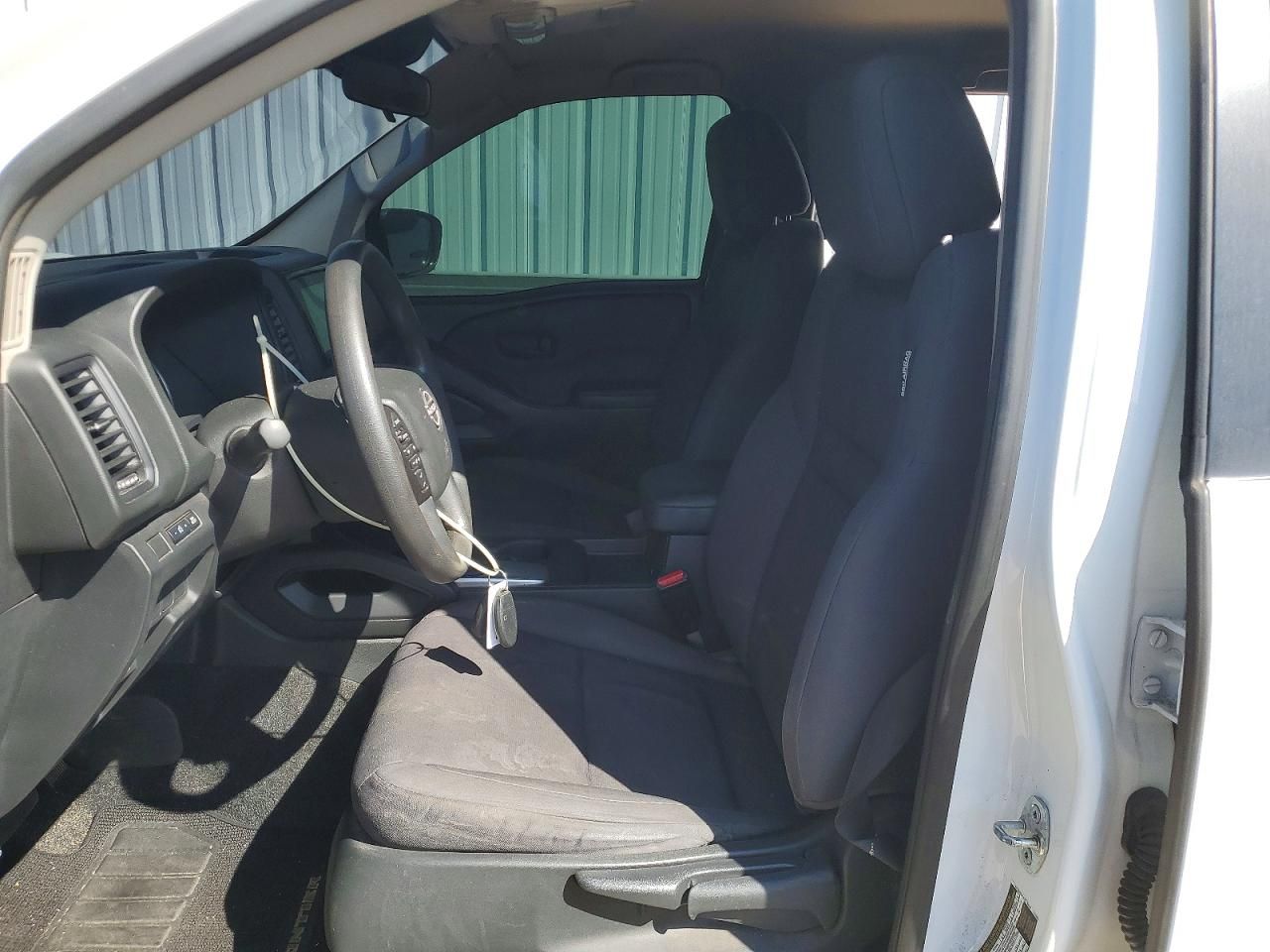 2023 Nissan Frontier s