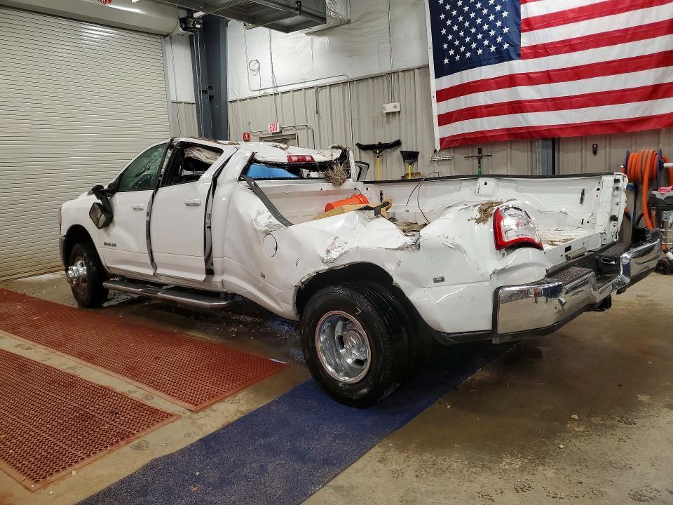 2022 Dodge Ram 3500 big Horn/lone Star